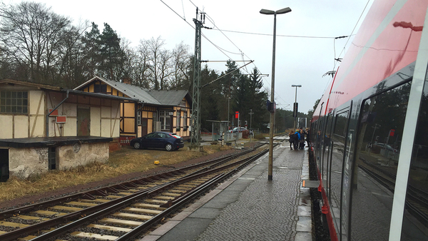 Bahnsteig und Regionalbahn Ferch-Lienewitz, Foto: Michael Jungclaus, MdL